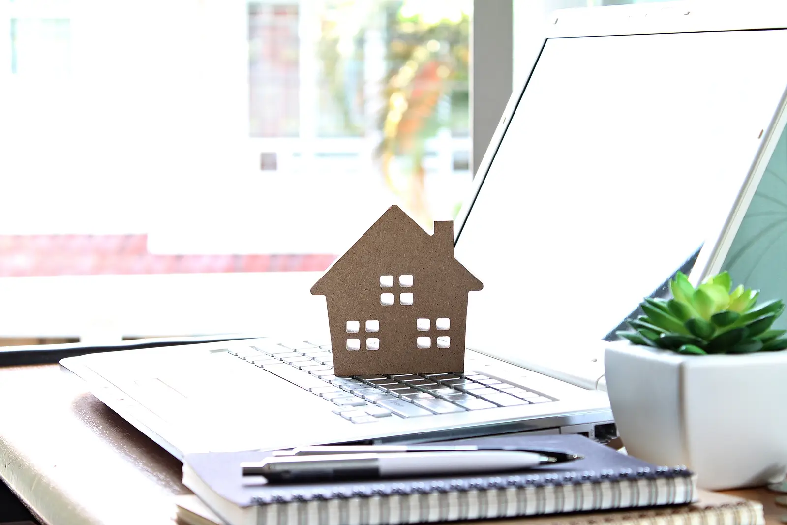 The Invisible Tech Gaps That Can Quietly Change Vacation Rental Results in Miami